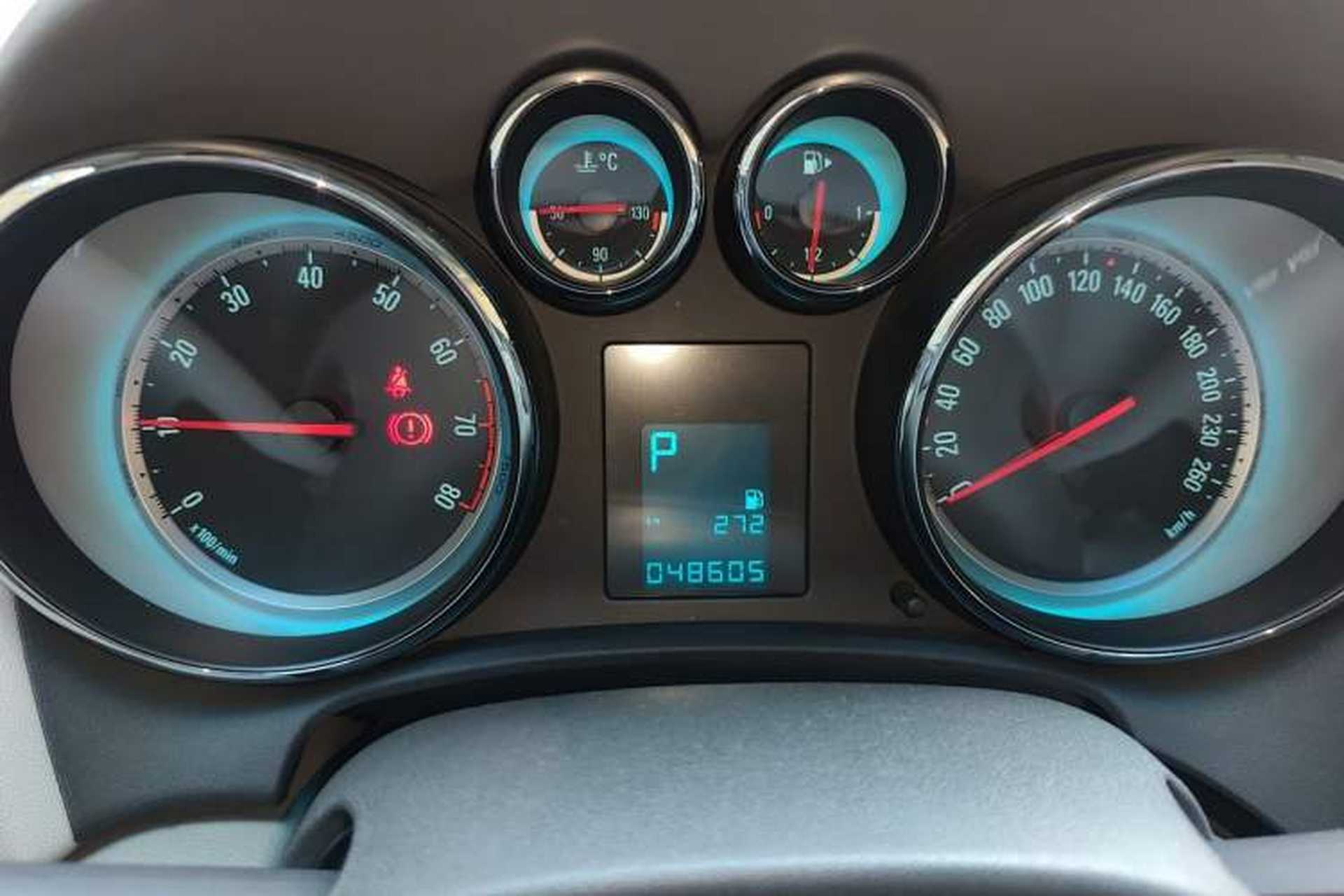 Used Buick GT 2013 XT 1.6L Automatic Fashion Edition Instrument Cluster