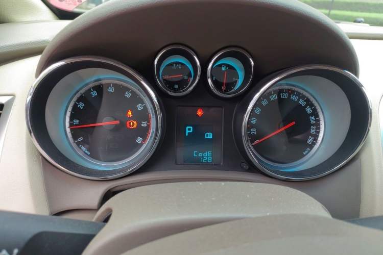 Used Buick GT 2013 GT 1.6L Automatic Fashion Edition Instrument Cluster