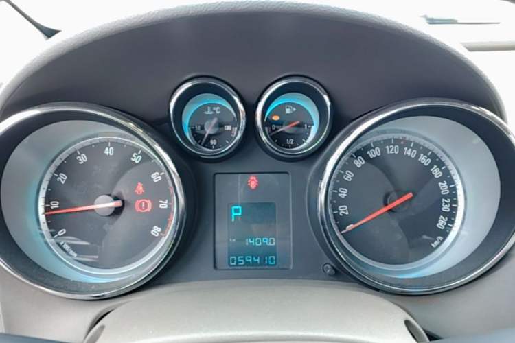 Used Buick GT 2013 GT 1.6L Automatic Fashion Edition Instrument Cluster