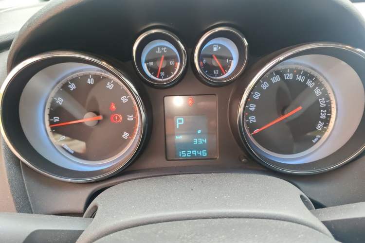 Used Buick GT 2013 GT 1.8L Automatic Fashion Edition Instrument Cluster