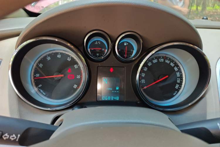 Used Buick GT 2013 GT 1.6L Automatic Fashion Edition Instrument Cluster