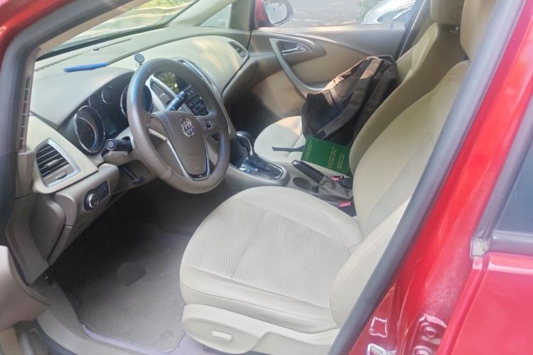 Used Buick GT 2013 GT 1.6L Automatic Fashion Edition Left Front Seat