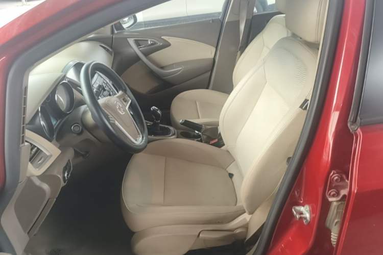 Used Buick GT 2013 GT 1.6L Manual Entry-Level Model Left Front Seat