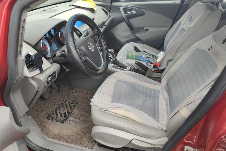 Used Buick GT 2013 XT 1.6L Automatic Fashion Edition Left Front Seat