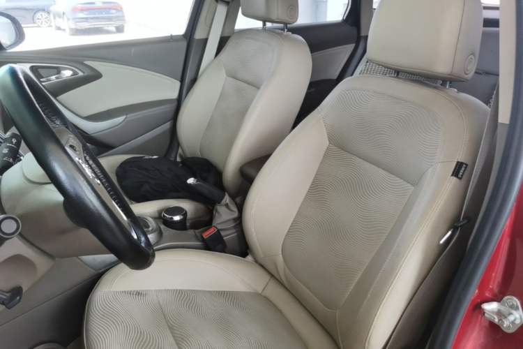 Used Buick GT 2013 GT 1.6L Automatic Fashion Edition Left Front Seat
