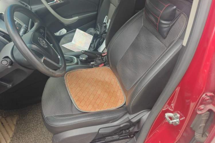 Used Buick GT 2013 XT 1.6L Automatic Fashion Edition Left Front Seat
