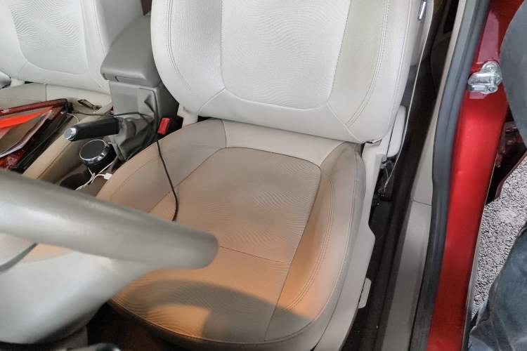 Used Buick GT 2013 GT 1.6L Automatic Fashion Edition Left Front Seat
