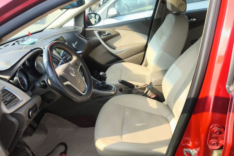 Used Buick GT 2013 GT 1.6L Manual Entry-Level Model Left Front Seat