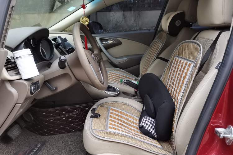 Used Buick GT 2013 GT 1.6L Automatic Fashion Edition Left Front Seat