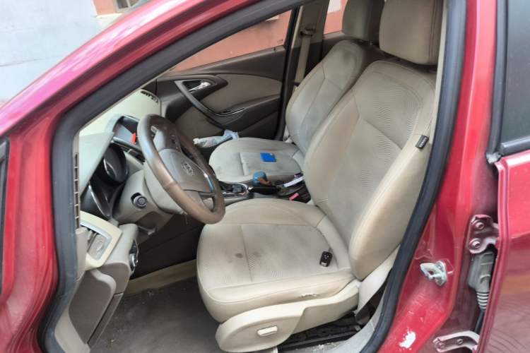 Used Buick GT 2013 GT 1.6L Automatic Fashion Edition Left Front Seat