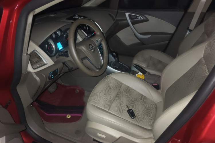 Used Buick GT 2013 GT 1.6L Automatic Fashion Edition Left Front Seat