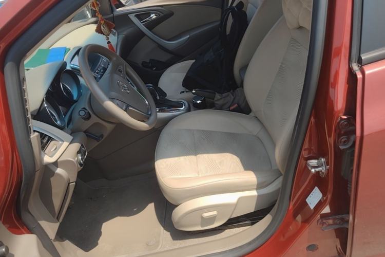 Used Buick GT 2013 GT 1.6L Automatic Fashion Edition Left Front Seat