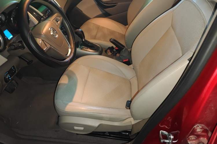 Used Buick GT 2013 GT 1.6L Automatic Fashion Edition Left Front Seat
