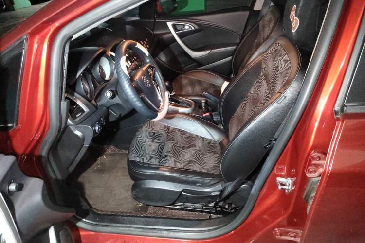 Used Buick GT 2013 XT 1.6L Automatic Fashion Edition Left Front Seat
