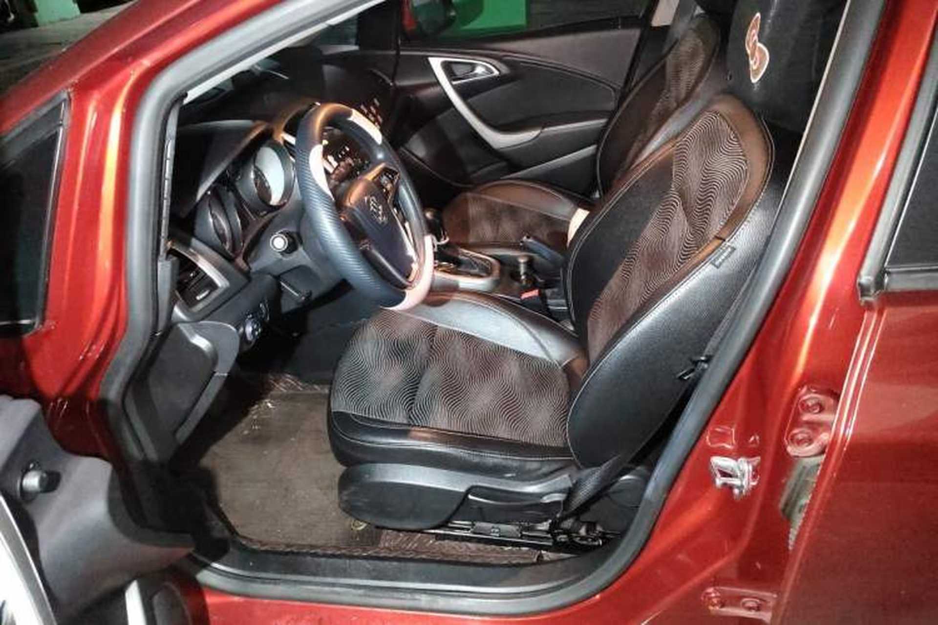 Used Buick GT 2013 XT 1.6L Automatic Fashion Edition Left Front Seat