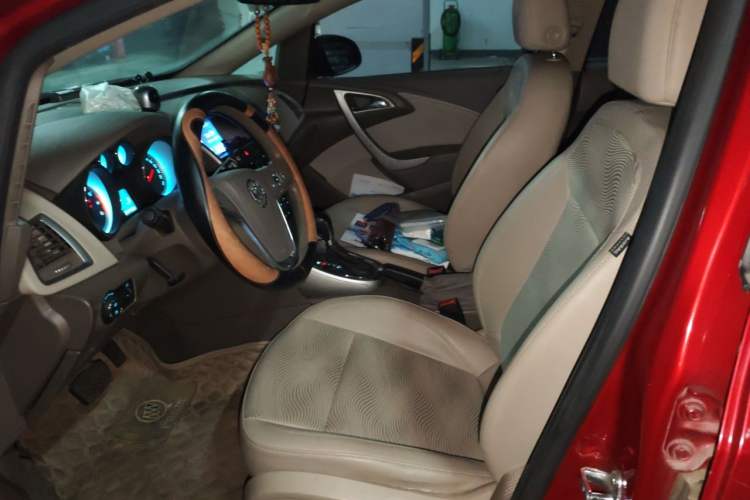 Used Buick GT 2013 GT 1.6L Automatic Fashion Edition Left Front Seat