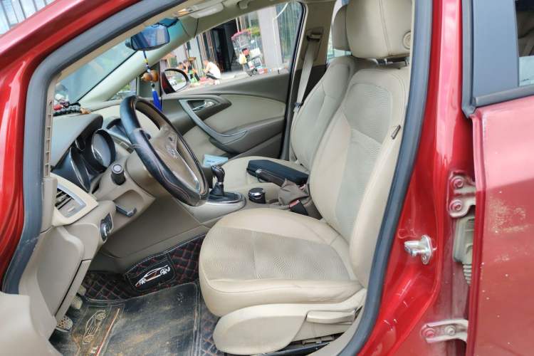 Used Buick GT 2013 GT 1.6L Manual Entry-Level Model Left Front Seat