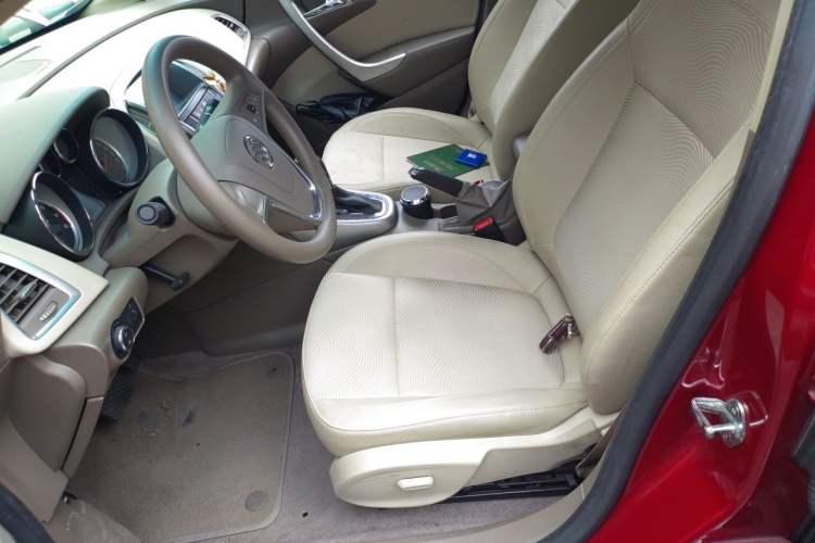 Used Buick GT 2013 GT 1.6L Automatic Fashion Edition Left Front Seat