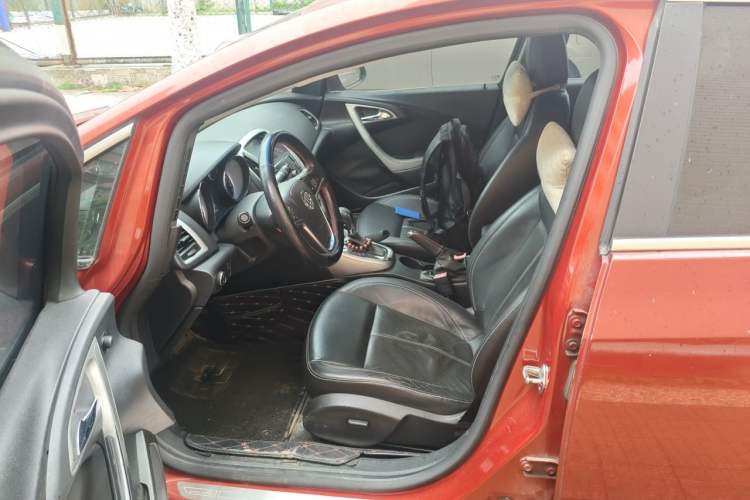 Used Buick GT 2013 GT 1.8L Automatic Fashion Edition Left Front Seat