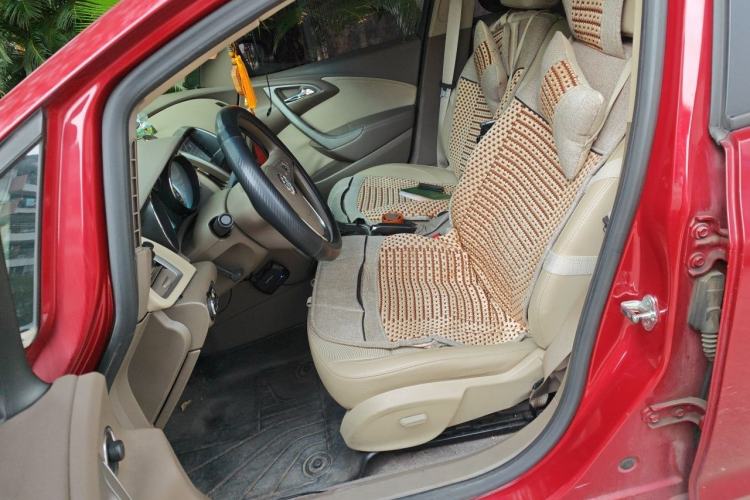 Used Buick GT 2013 GT 1.6L Automatic Fashion Edition Left Front Seat