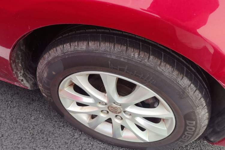 Used Buick GT 2013 XT 1.6L Automatic Fashion Edition Left Front Wheel Hub