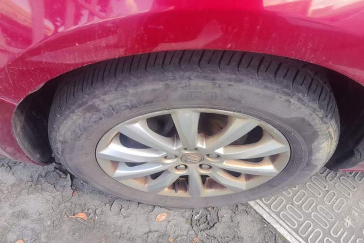 Used Buick GT 2013 GT 1.6L Automatic Fashion Edition Left Front Wheel Hub