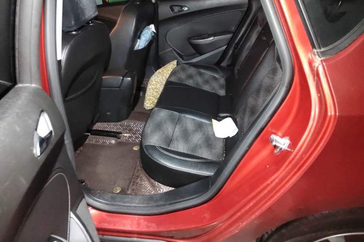 Used Buick GT 2013 XT 1.6L Automatic Fashion Edition Left Rear Seat
