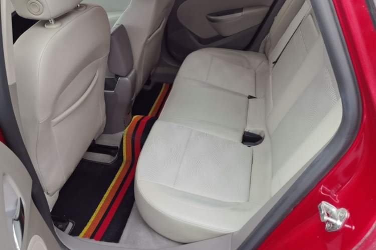 Used Buick GT 2013 XT 1.6L Automatic Fashion Edition Left Rear Seat