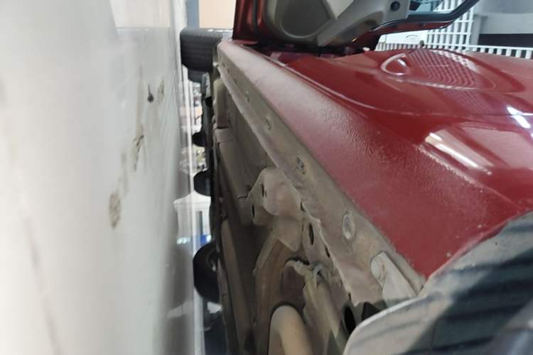 Used Buick GT 2013 GT 1.6L Automatic Fashion Edition Left Side Sill