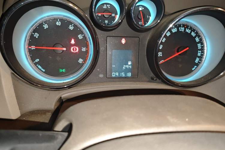 Used Buick GT 2013 GT 1.6L Manual Entry-Level Model Odometer Close Up