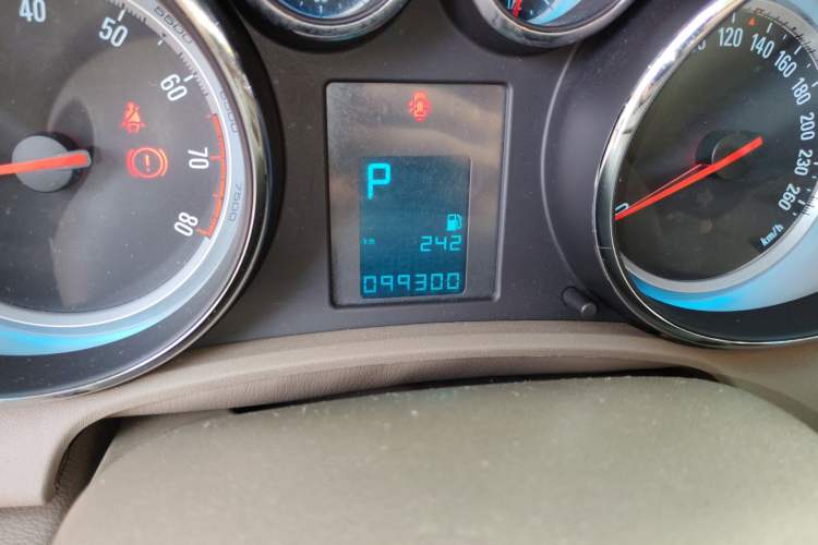 Used Buick GT 2013 GT 1.6L Automatic Fashion Edition Odometer Close Up