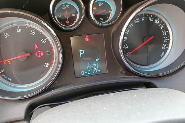 Used Buick GT 2013 GT 1.8L Automatic Fashion Edition Odometer Close Up