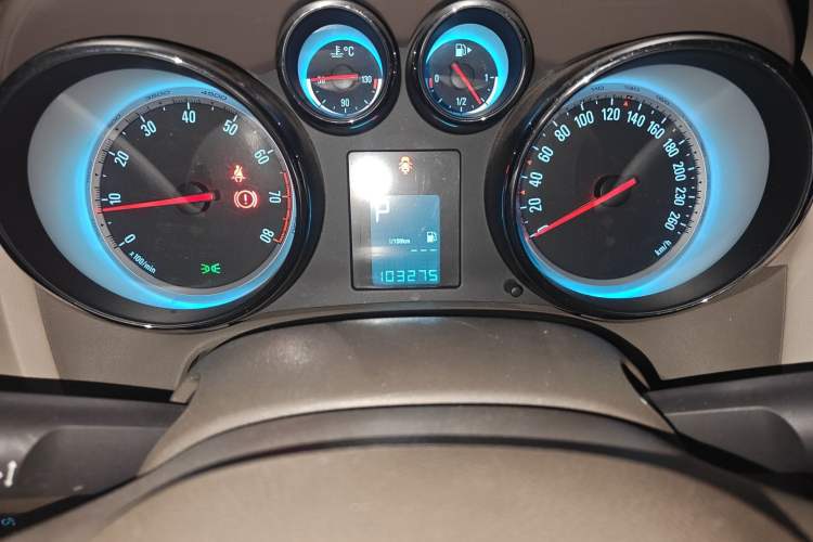 Used Buick GT 2013 GT 1.6L Automatic Fashion Edition Odometer Close Up