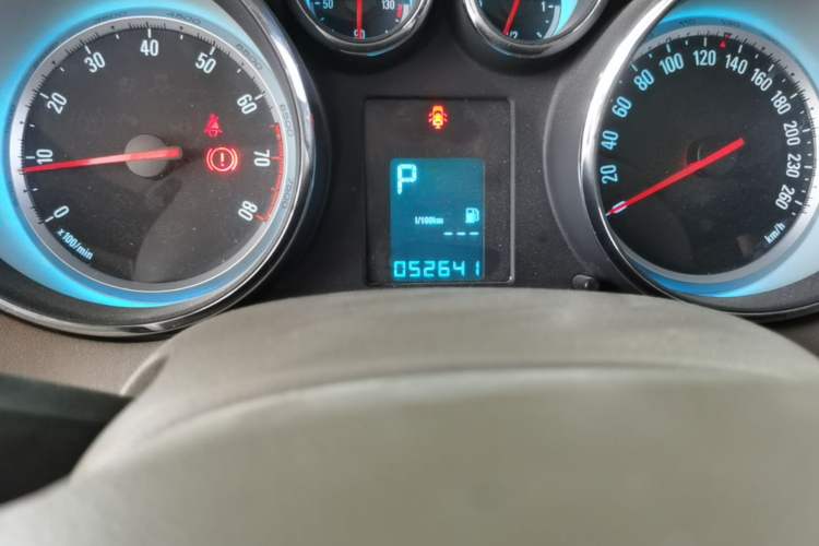 Used Buick GT 2013 GT 1.6L Automatic Fashion Edition Odometer Close Up