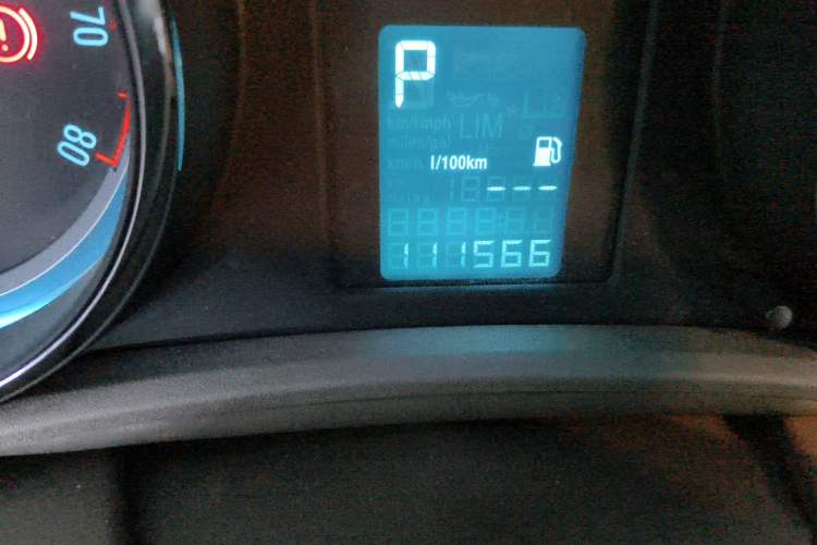 Used Buick GT 2013 GT 1.6L Automatic Fashion Edition Odometer Close Up