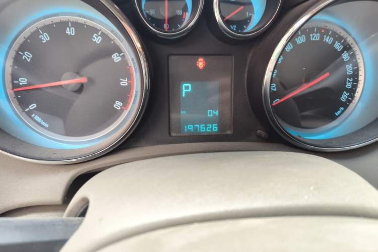 Used Buick GT 2013 GT 1.6L Automatic Fashion Edition Odometer Close Up
