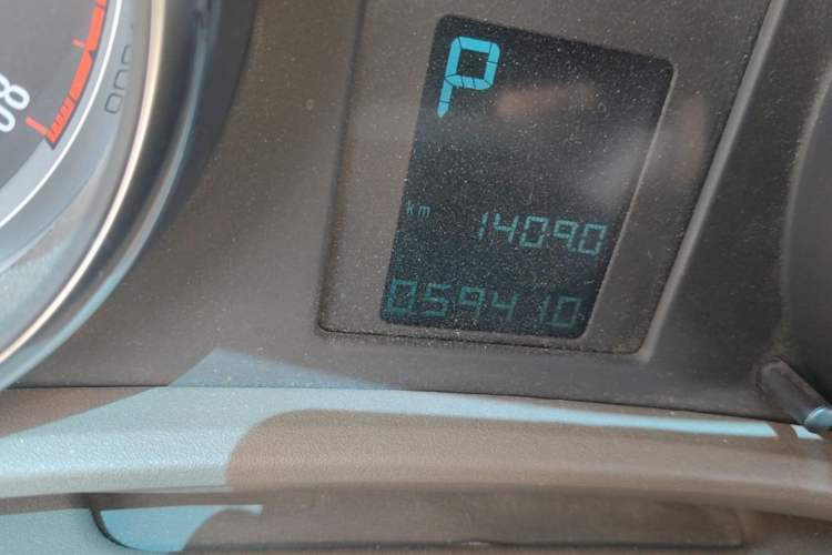 Used Buick GT 2013 GT 1.6L Automatic Fashion Edition Odometer Close Up