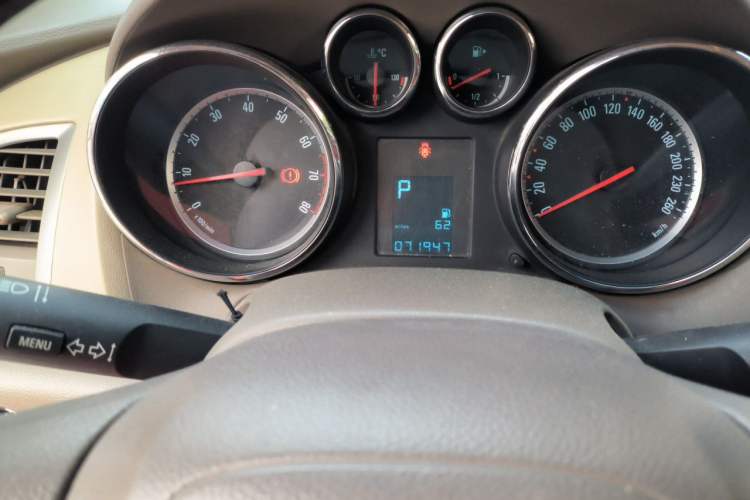 Used Buick GT 2013 GT 1.6L Automatic Comfort Edition Odometer Close Up