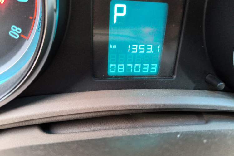 Used Buick GT 2013 GT 1.6L Automatic Fashion Edition Odometer Close Up