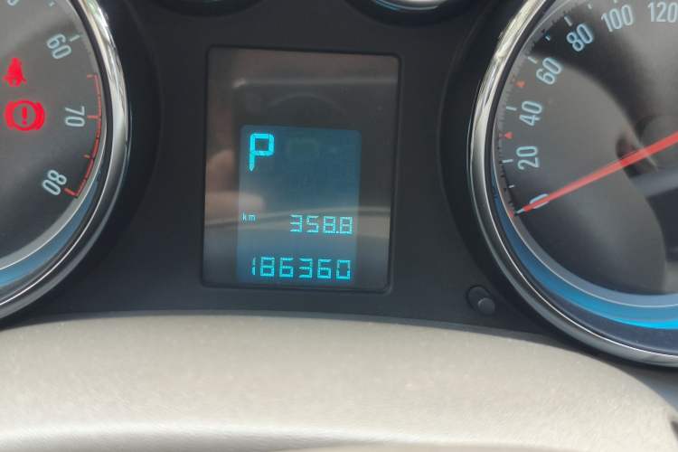 Used Buick GT 2013 GT 1.6L Automatic Fashion Edition Odometer Close Up
