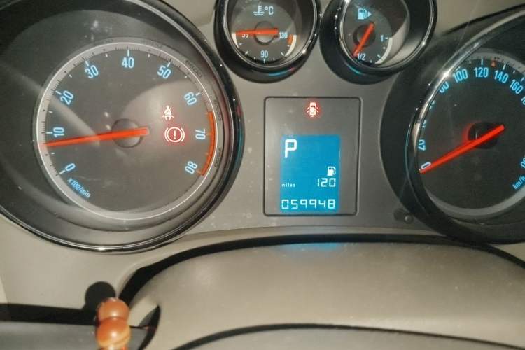 Used Buick GT 2013 GT 1.6L Automatic Comfort Edition Odometer Close Up