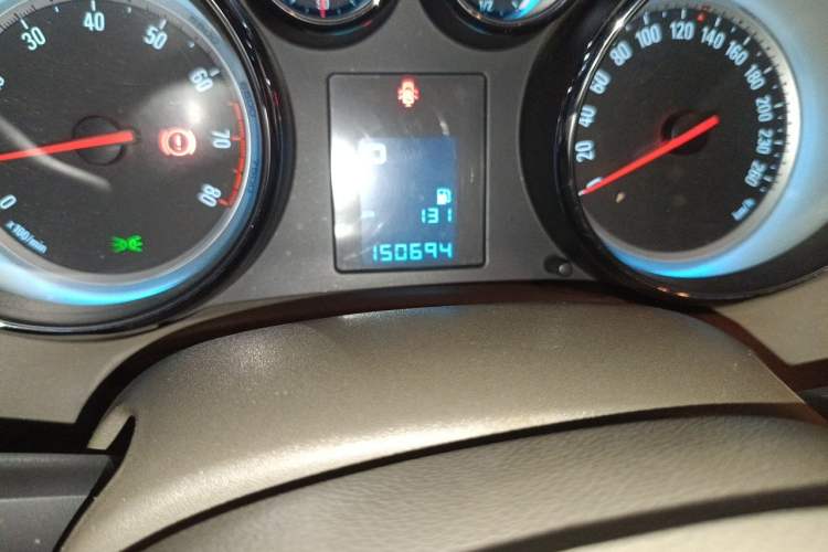 Used Buick GT 2013 GT 1.6L Automatic Fashion Edition Odometer Close Up