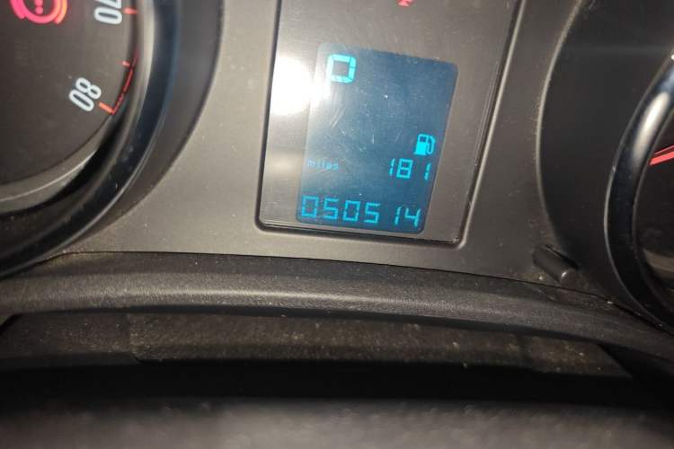 Used Buick GT 2013 XT 1.6L Automatic Comfort Edition Odometer Close Up