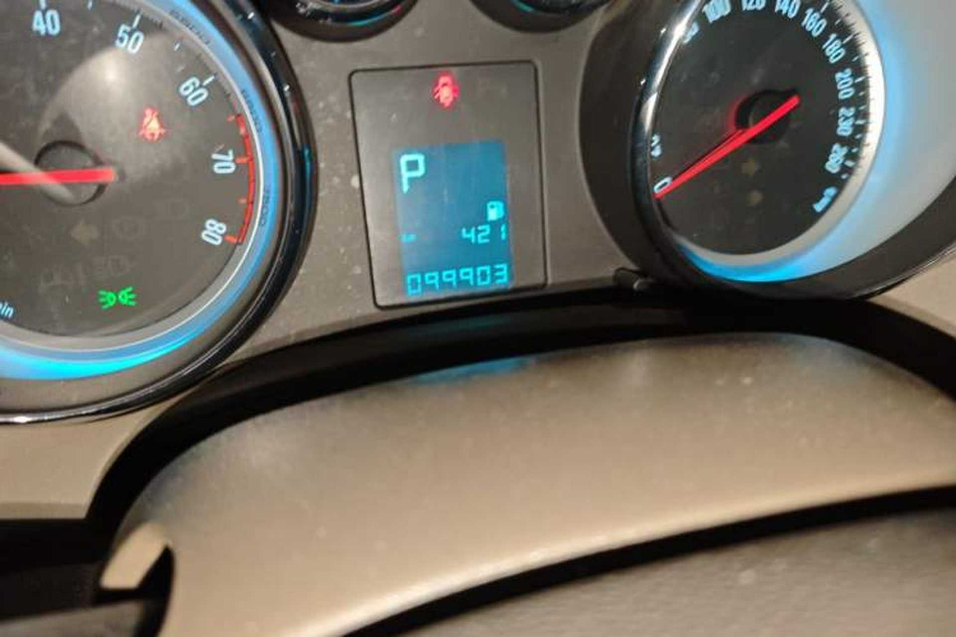 Used Buick GT 2013 GT 1.6L Automatic Fashion Edition Odometer Close Up
