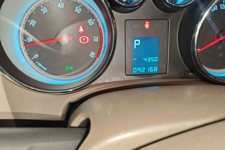 Used Buick GT 2013 GT 1.6L Automatic Fashion Edition Odometer Close Up