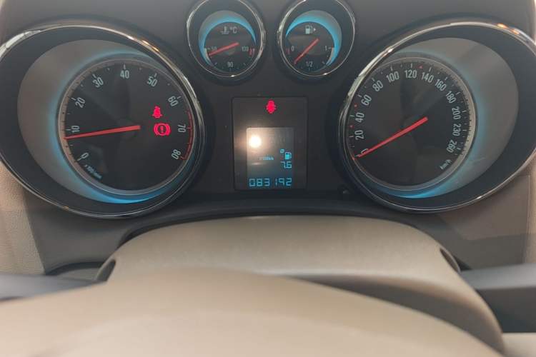 Used Buick GT 2013 GT 1.6L Manual Entry-Level Model Odometer Close Up