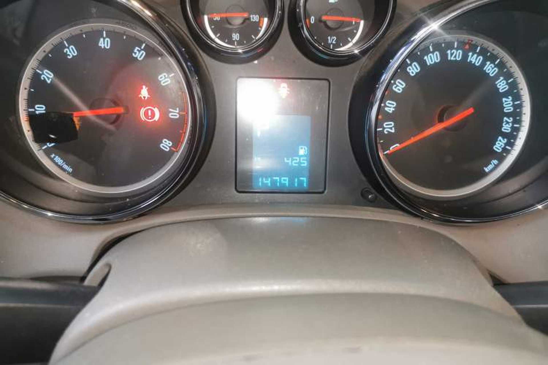Used Buick GT 2013 GT 1.6L Automatic Comfort Edition Odometer Close Up
