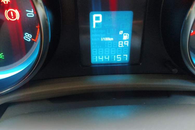 Used Buick GT 2013 GT 1.6L Automatic Fashion Edition Odometer Close Up