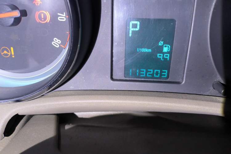 Used Buick GT 2013 GT 1.6L Automatic Fashion Edition Odometer Close Up