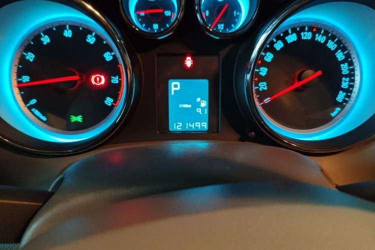 Used Buick GT 2013 GT 1.6L Automatic Fashion Edition Odometer Close Up
